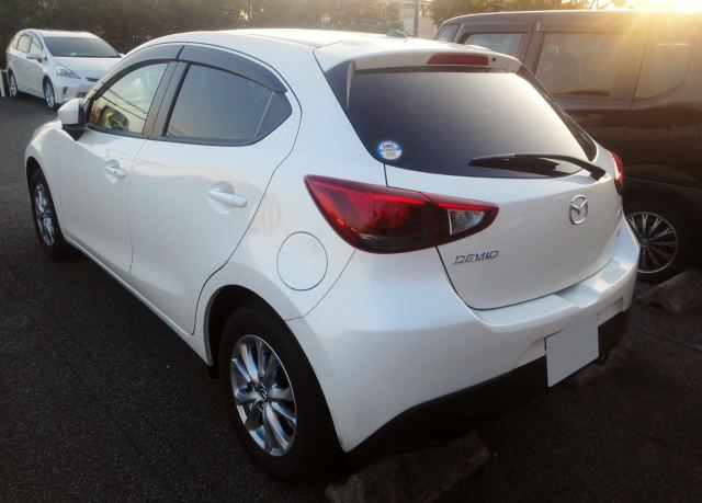 Mazda 2 Spoiler