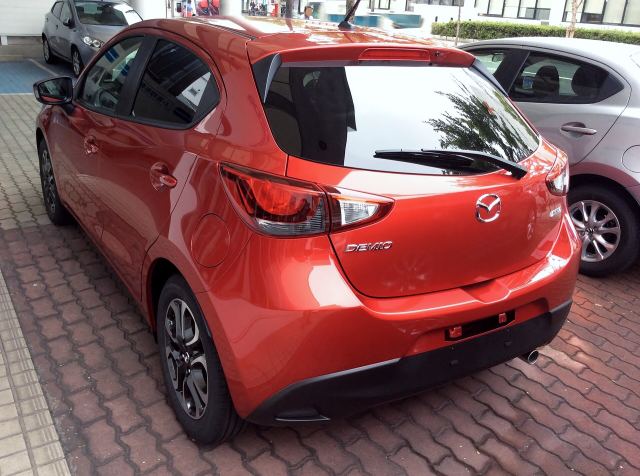 Rear Skirt Diffuser | Mazda2 (2014-2018)
