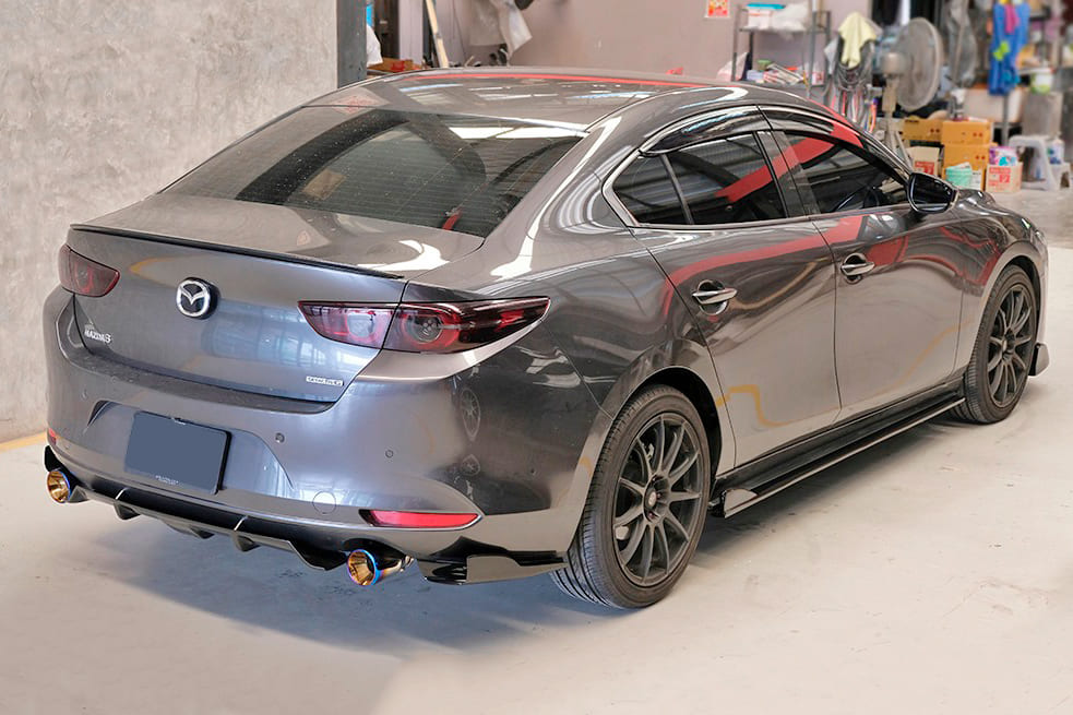 for mazda 3 BP 2019 2020 hatchback body kit Front lip + rear diffuser  painted